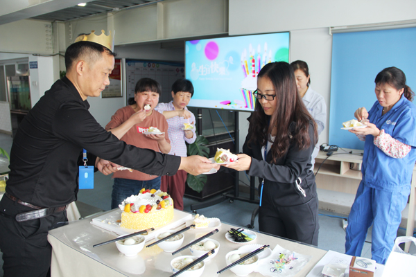 william威廉英国官网5月员工生日会&mdash;&mdash;温情五月 暖动人心