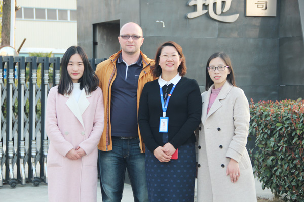 俄罗斯客户来我司参观考察