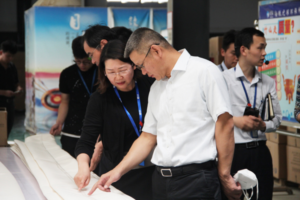 热烈欢迎海螺集团领导莅临william威廉英国官网参观指导