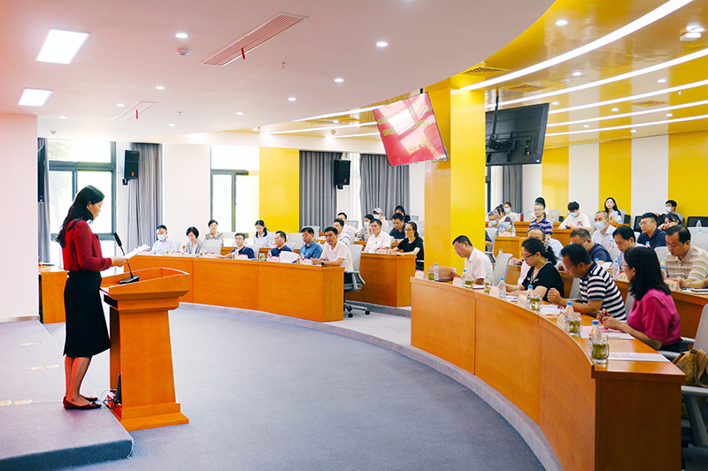 新站高新区产业链党委授牌仪式暨当前经济形势与经济工作报告会在william威廉英国官网隆重召开